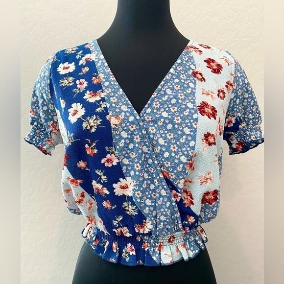 ONE CLOTHING | Blue Mixed Floral Cottagecore Boho Cropped Blouse | Small - Picture 1 of 6